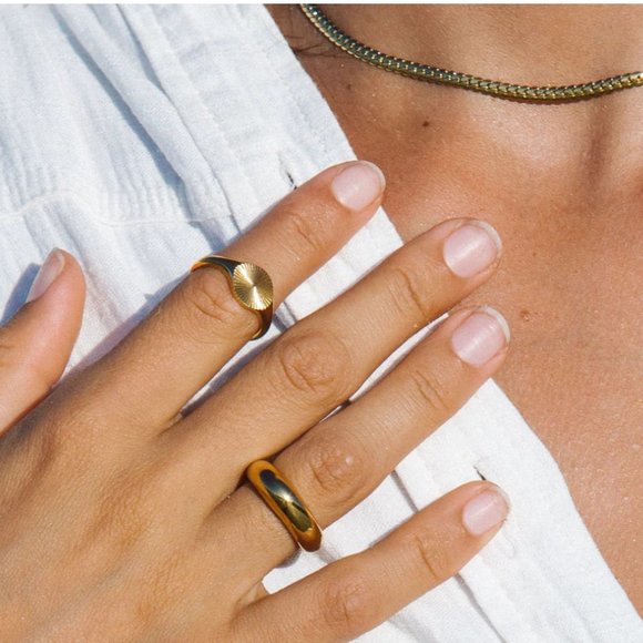 Ring Sunburst GORGEOUS WATERPROOF Ring Signet Ring Gold Ring Gift for her - Picture 4 of 8